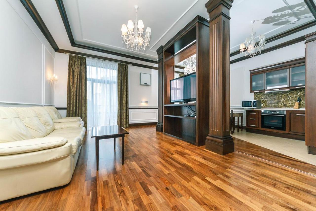 Апартаменты View On The Main Street Khreshchatyk 17 Киев