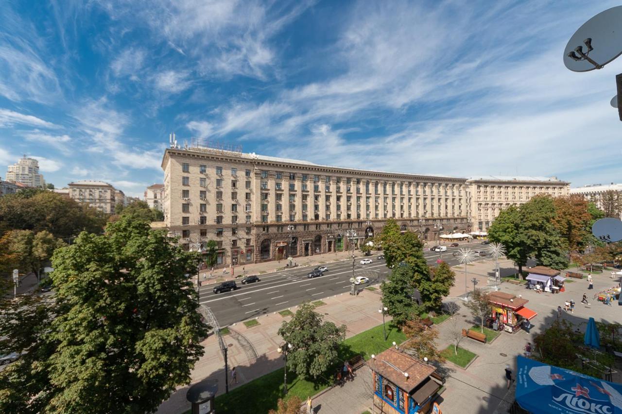 View On The Main Street Khreshchatyk 17 Апартаменти *